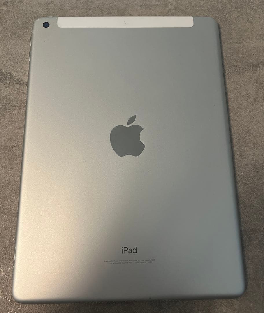 Apple iPad 第六世代　32G