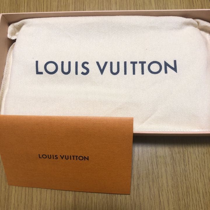 ルイヴィトン 空箱 VUITTONの長財布