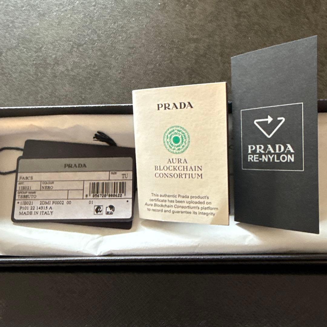 未使用品✨【PRADA】ヘアバンドカチューシャ