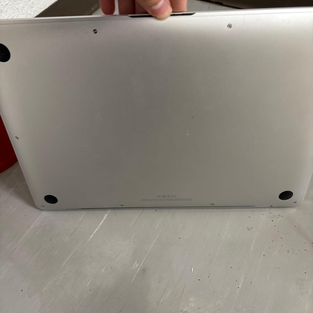 MacBook Air 13インチ i3 8GB SSD256GB 初期化済