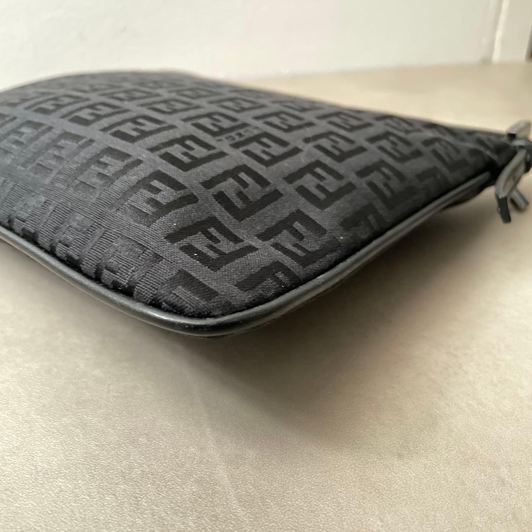 フェンディ FENDI キャンバス レザー ショルダーバッグ ブラック