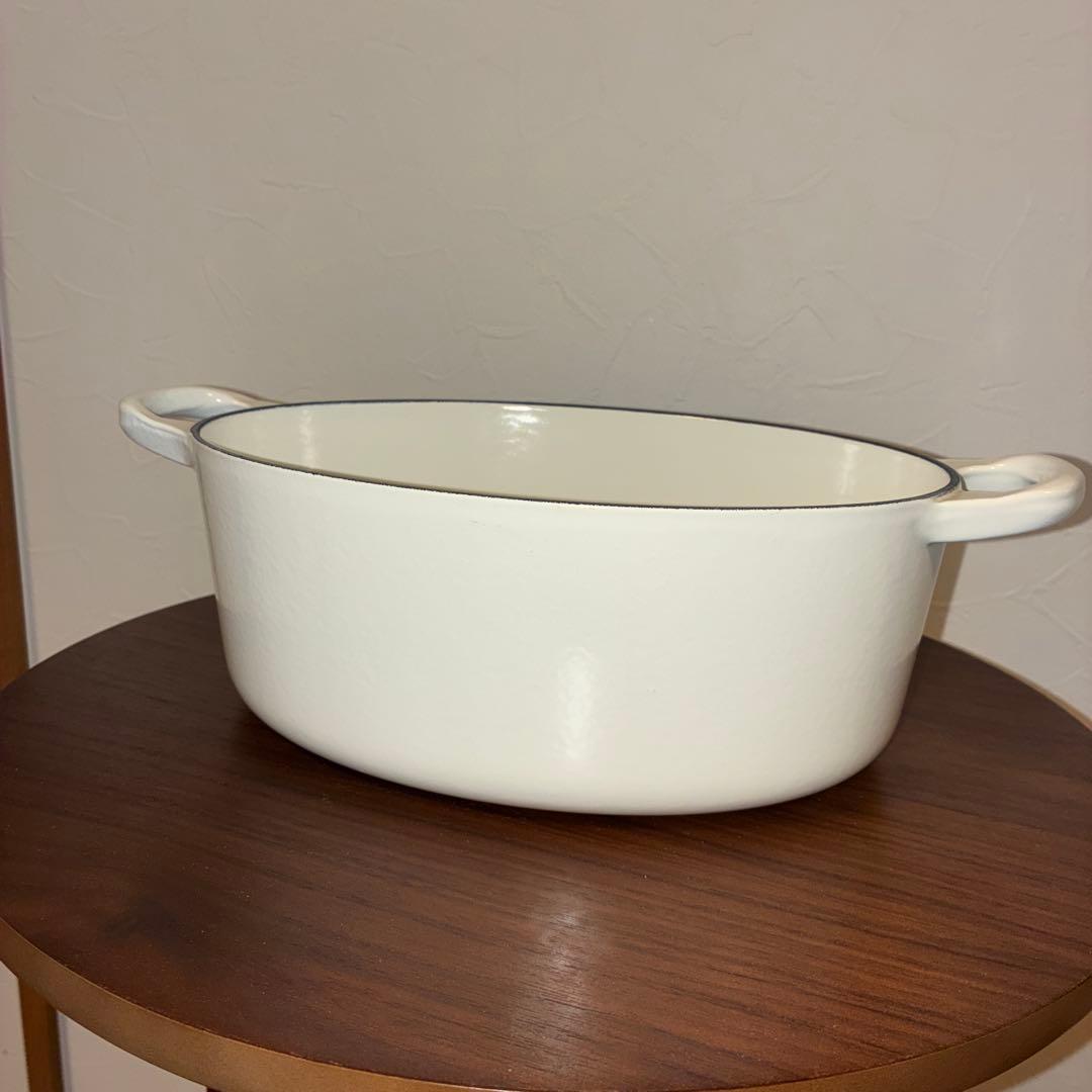 ルクルーゼ　ココットオーバル25cm ホワイト
