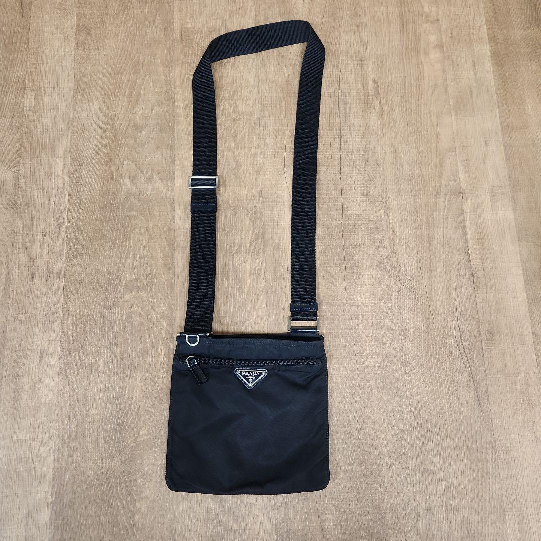 PRADA ブラック ショルダーバッグ サコッシュ プラダ