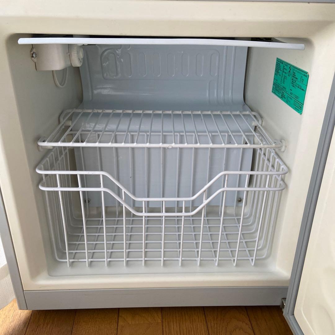 シュン Haier コンパクト冷凍庫　ホワイト