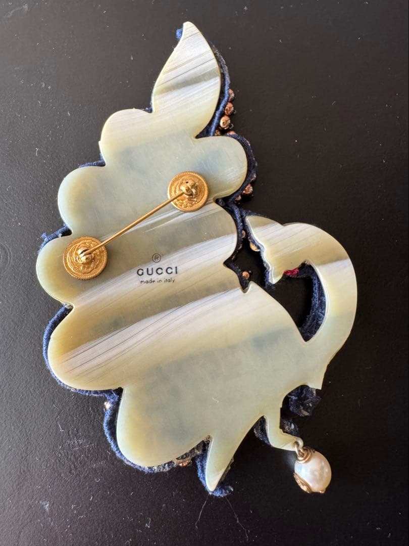 GUCCI 孔雀デザイン ブローチ