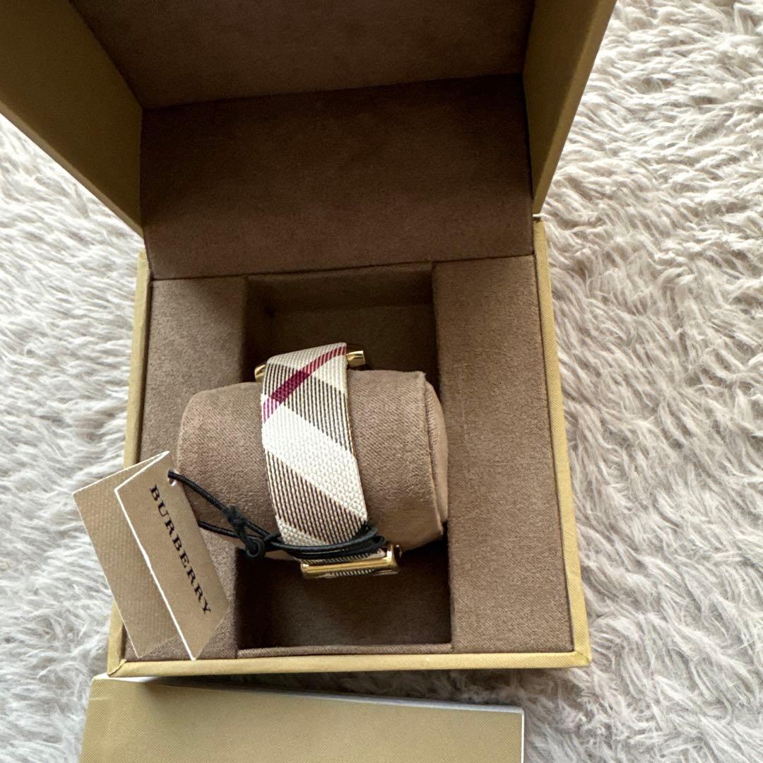 Burberry ストライプ柄 時計