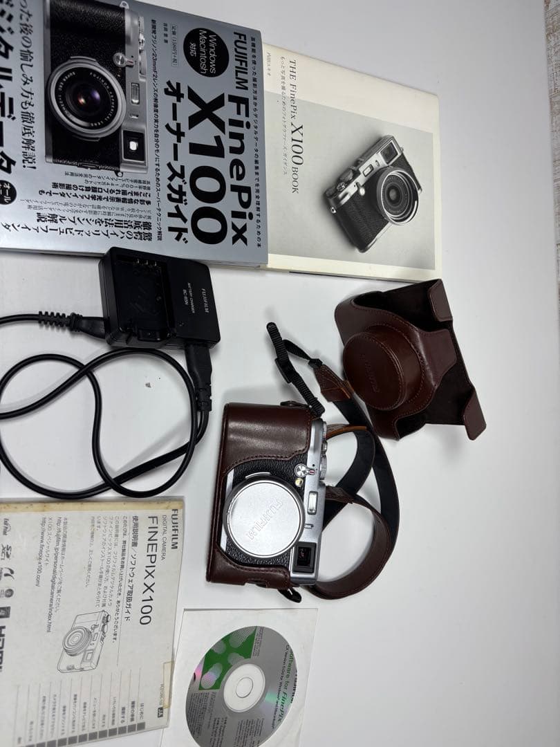 【極美品】富士フイルム X100 コンパクトデジタルカメラ