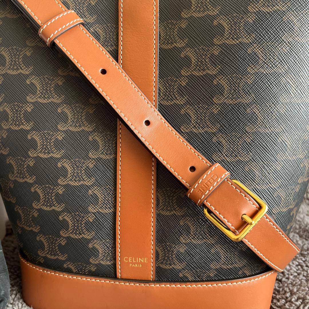 ◆ CELINE (セリーヌ) トリオンフ スモールバケット