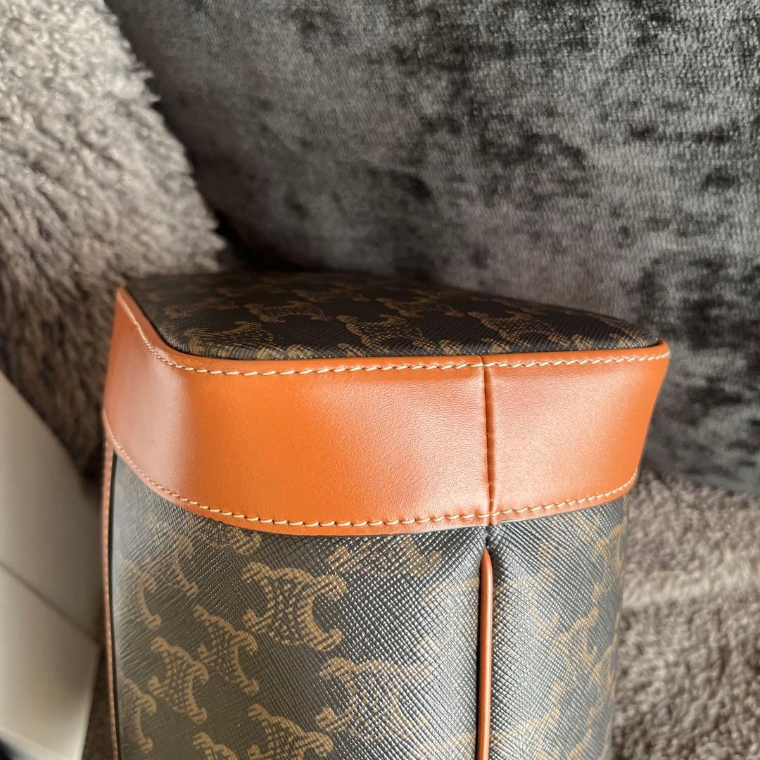 ◆ CELINE (セリーヌ) トリオンフ スモールバケット