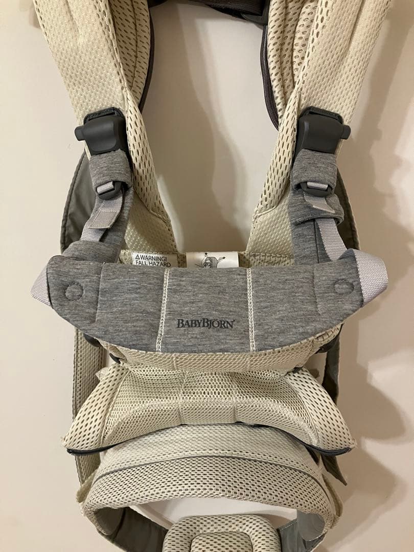 BABYBJÖRN ハーモニー　抱っこひも メッシュ クリーム