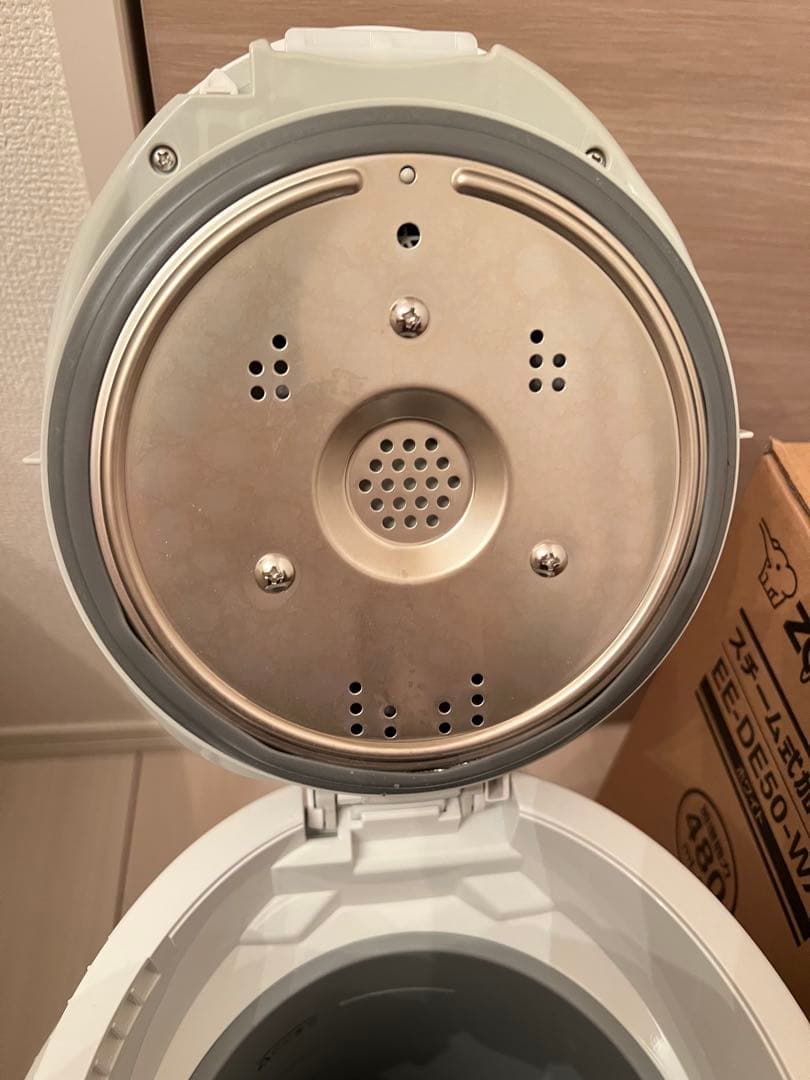 象印のスチーム式加湿器、EE-DE50-WA