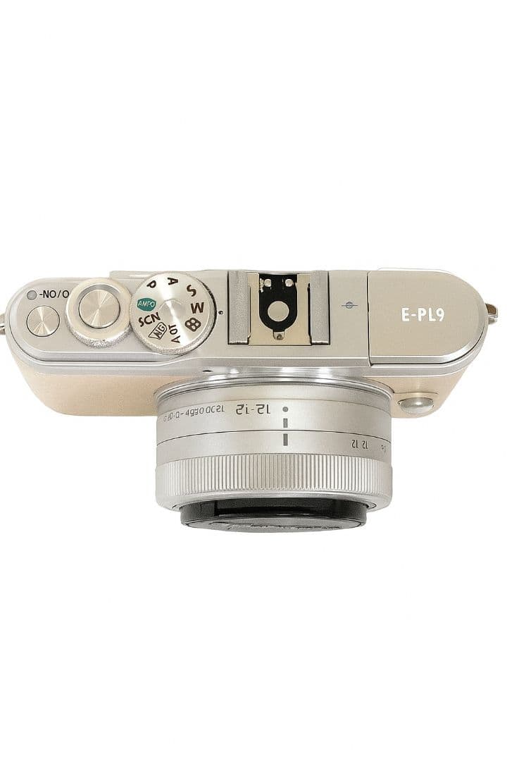 美品☆OLYMPUS PEN E-PL9 ミラーレス一眼 シルバー/ブラウン