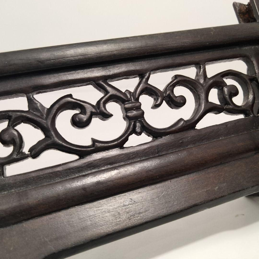 S196 細密彫刻 砡 孔雀石 陽刻 漢詩草原馬文 硯屏 高さ19㎝ 唐木台付