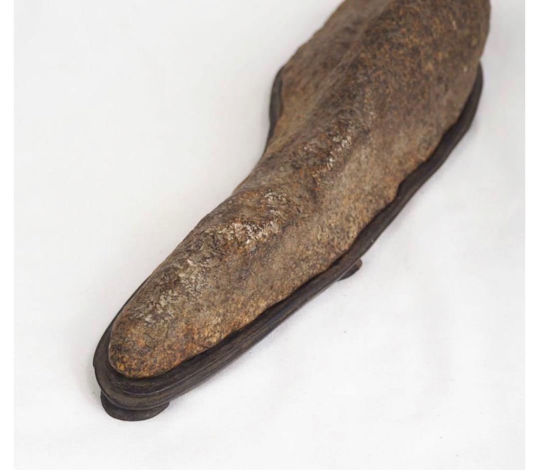 送料無料　水石愛好家蔵品放出 天然石　鞍馬石　遠山石　名石　唐木台座　本物保証