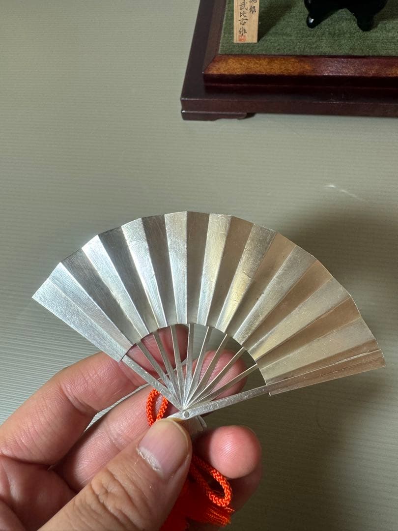 2726 武比古作 純銀　松竹梅　扇　置物　ガラスケース付