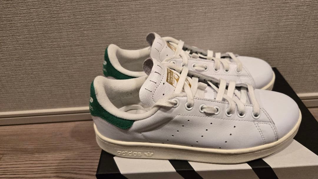 adidas　VELOSTANSMITH 　ホワイト