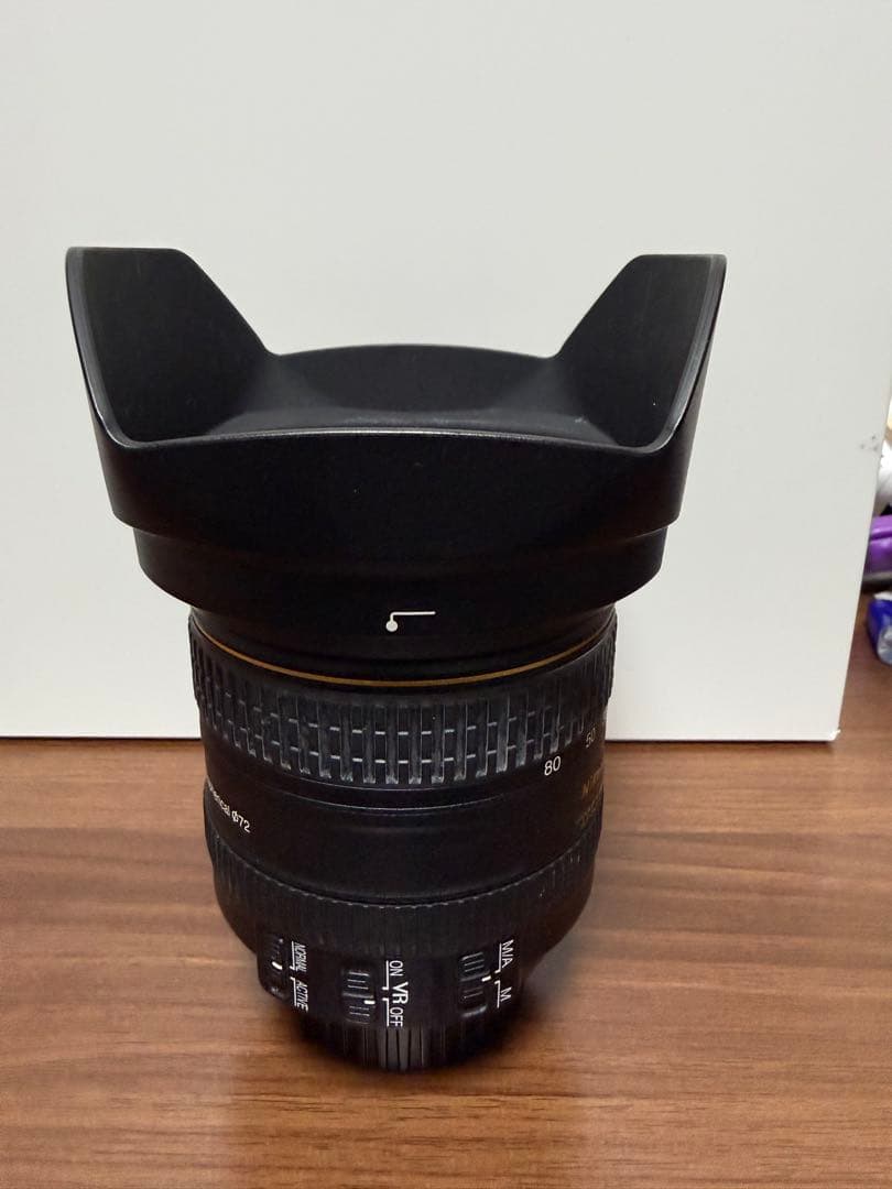 Nikon デジタル一眼レフ、バッテリー、レンズ