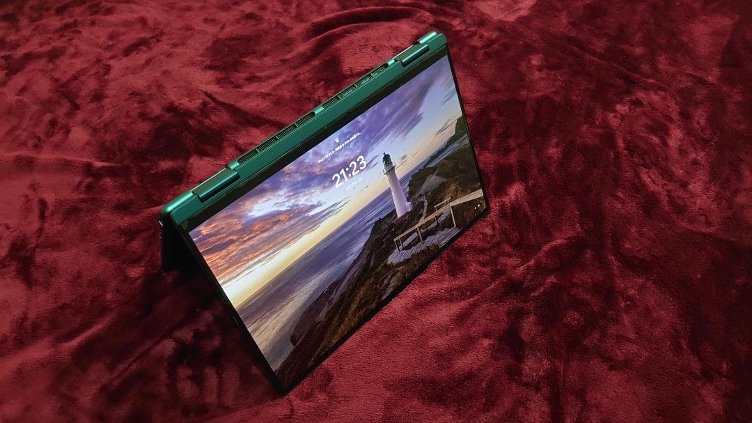 美品：レノボYoga 7 Gen8／有機EL14型2.8Kタッチパネル 2in1