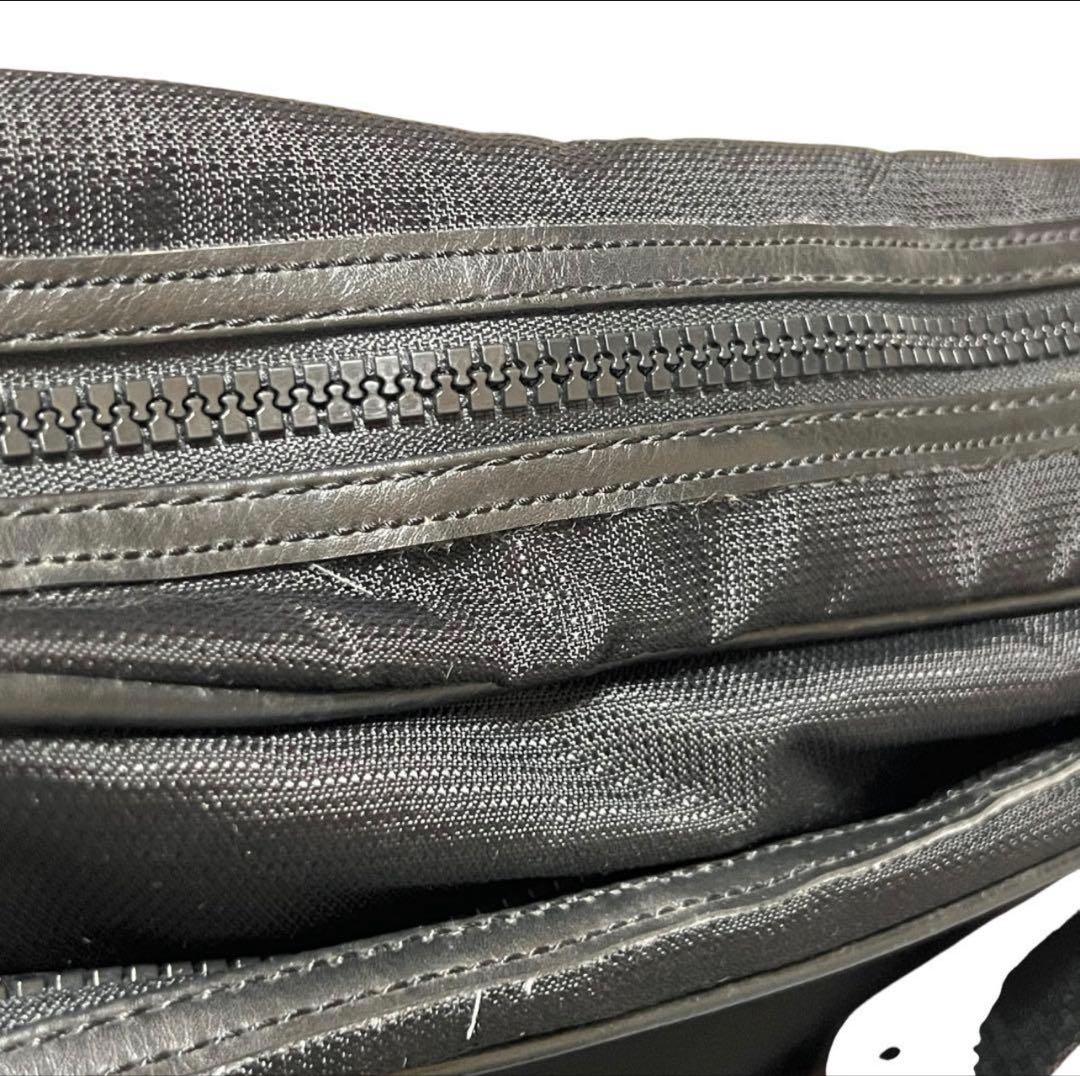 【良品】 ショルダーバッグ　メッセンジャーバッグ　ナイロンバッグ　DIESEL