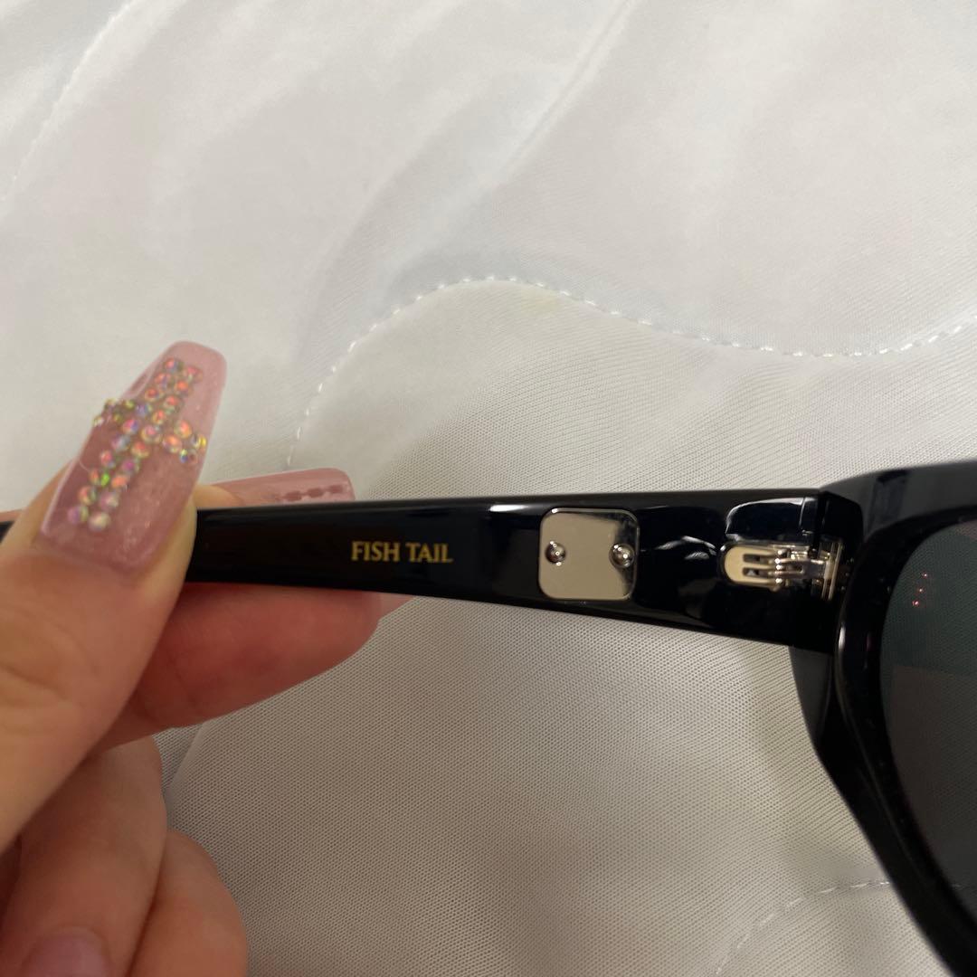 ジェントルモンスター　ジェニ　サングラス　FISH TAIL01