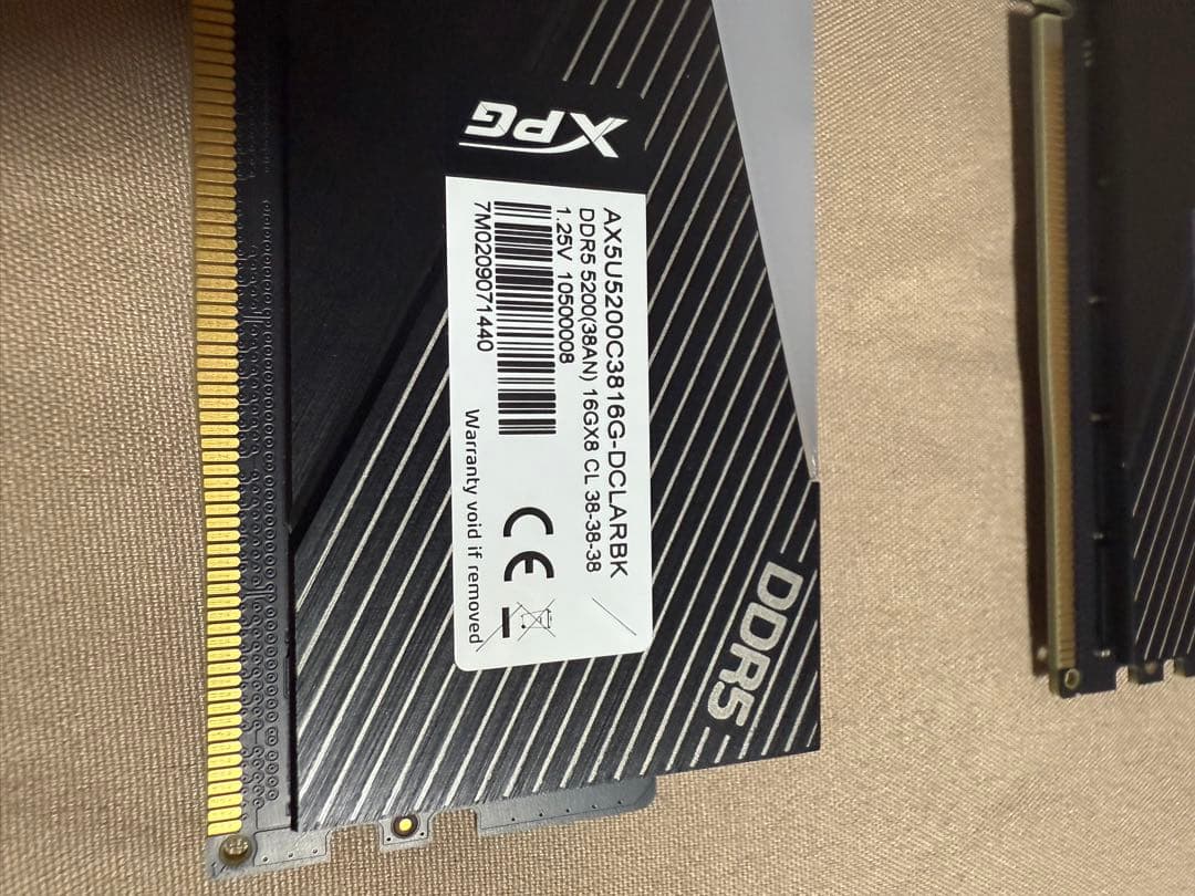 メモリー ADATA AX5U5200C3816G-DCLARBK