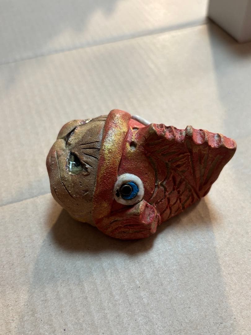 だ*ん様 人気作家 岡村洋子 猫かぶりシリーズ 鯛　赤 置物 焼き物