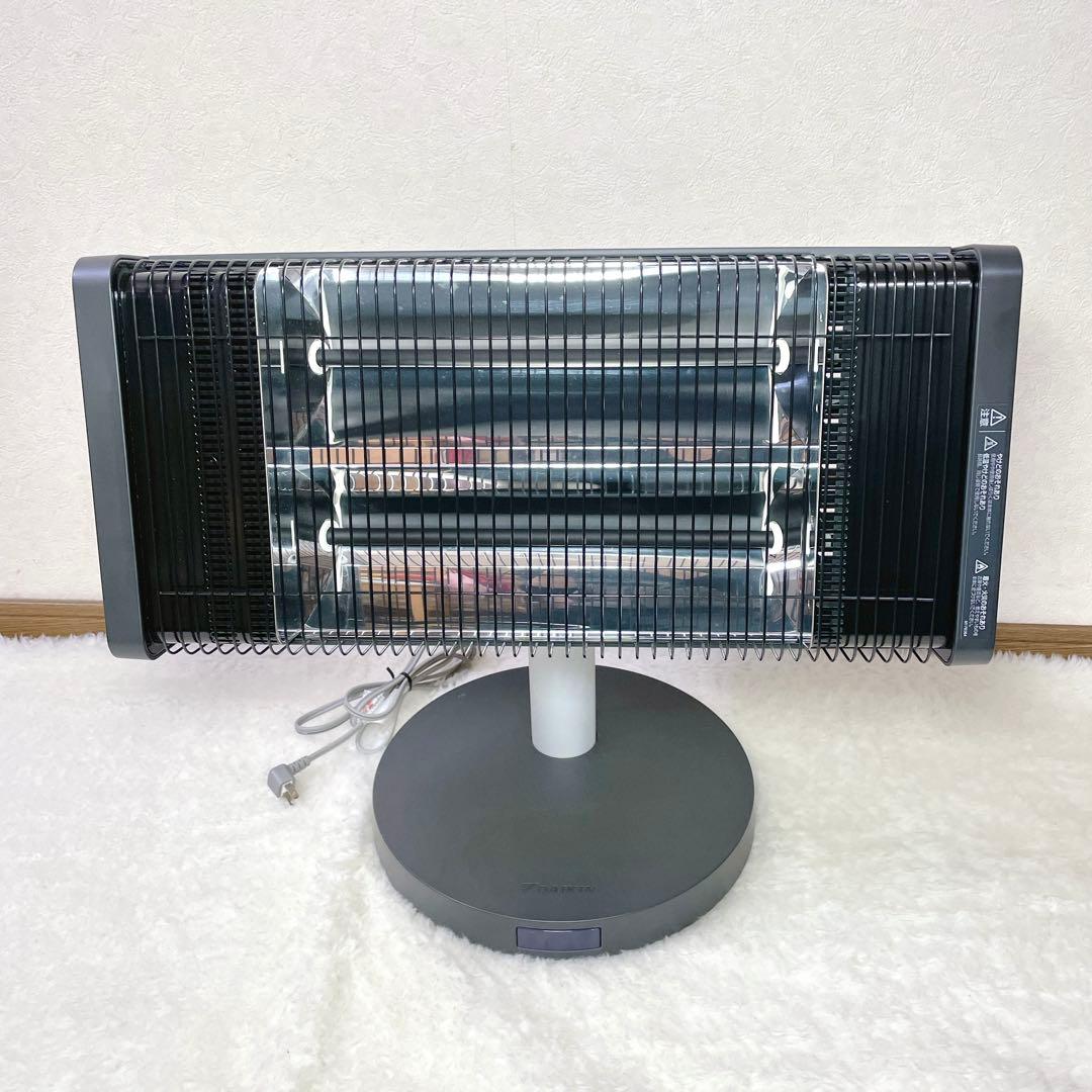 【ハッピーユミ】DAIKIN ダイキン 遠赤外線 暖房機 2019年