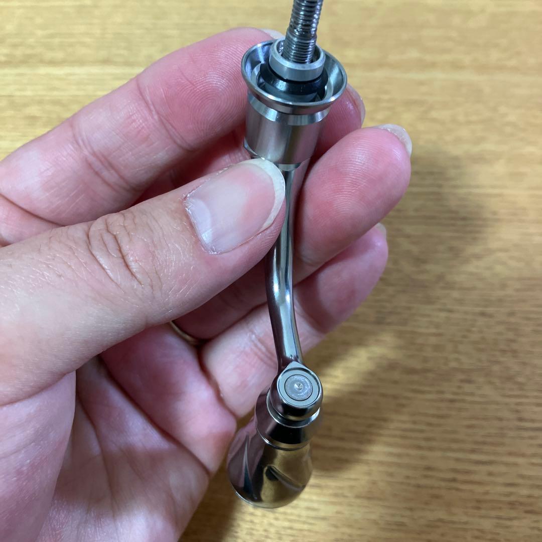 美品　LIVRE シマノ用　ハンドル　ショートバランサー　フックキーパー付き