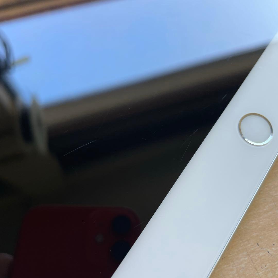 iPad 第6世代　A1893　Wi-Fiモデル　シルバー　32GB #4