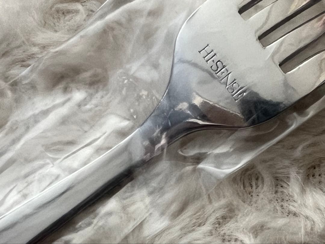 福田繁雄　カトラリー　福田繁雄デザインフォーク“相棒のナイフに切られたフォーク”