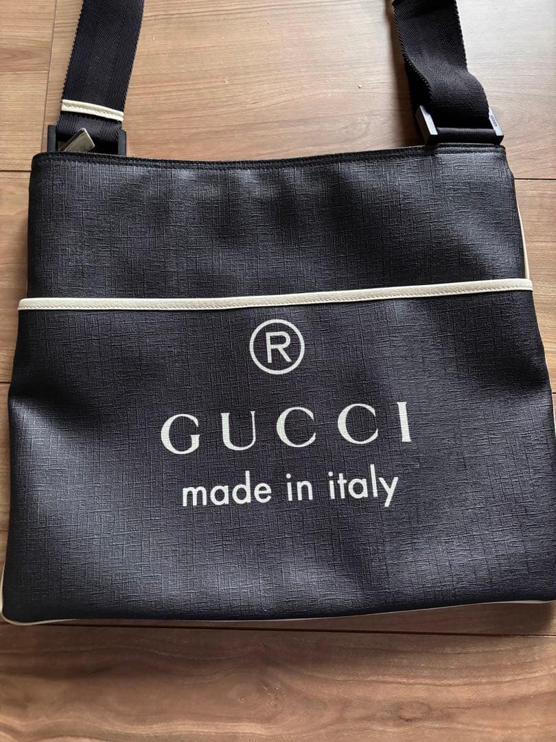 GUCCI ショルダーバッグ　リボン