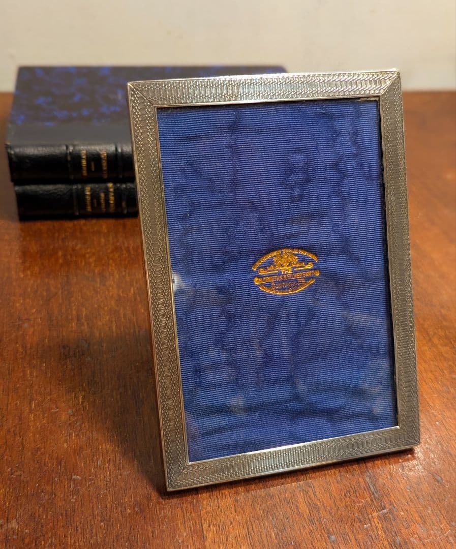 イギリスアンティーク 純銀フォトスタンド １９１３年ロンドン刻印 英国王室御用達