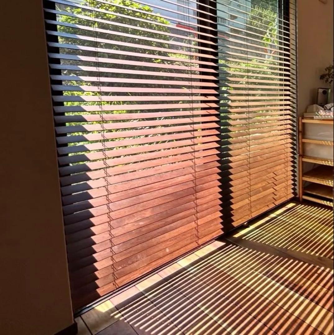美品 nanik ウッドブラインド　マホガニー色　木製