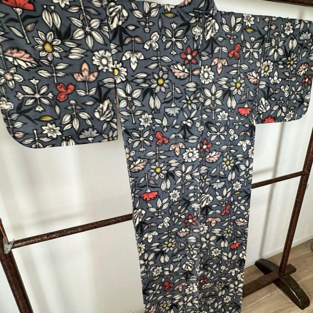 しつけ付　正絹　袷　着物　和装　銘仙　グレー　花柄 レトロ 153 アンティーク