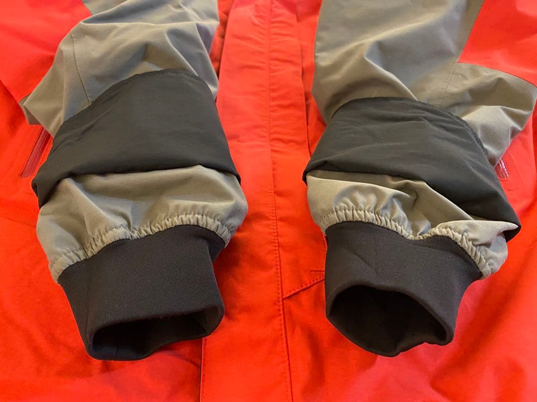 【美品】DAIWA GORE-TEX ウィンタースーツ 上下 M 防寒