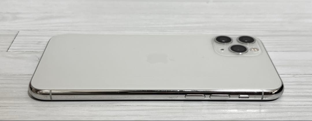 【初期化済み】iPhone11Pro シルバーホワイト 64GB 箱付き