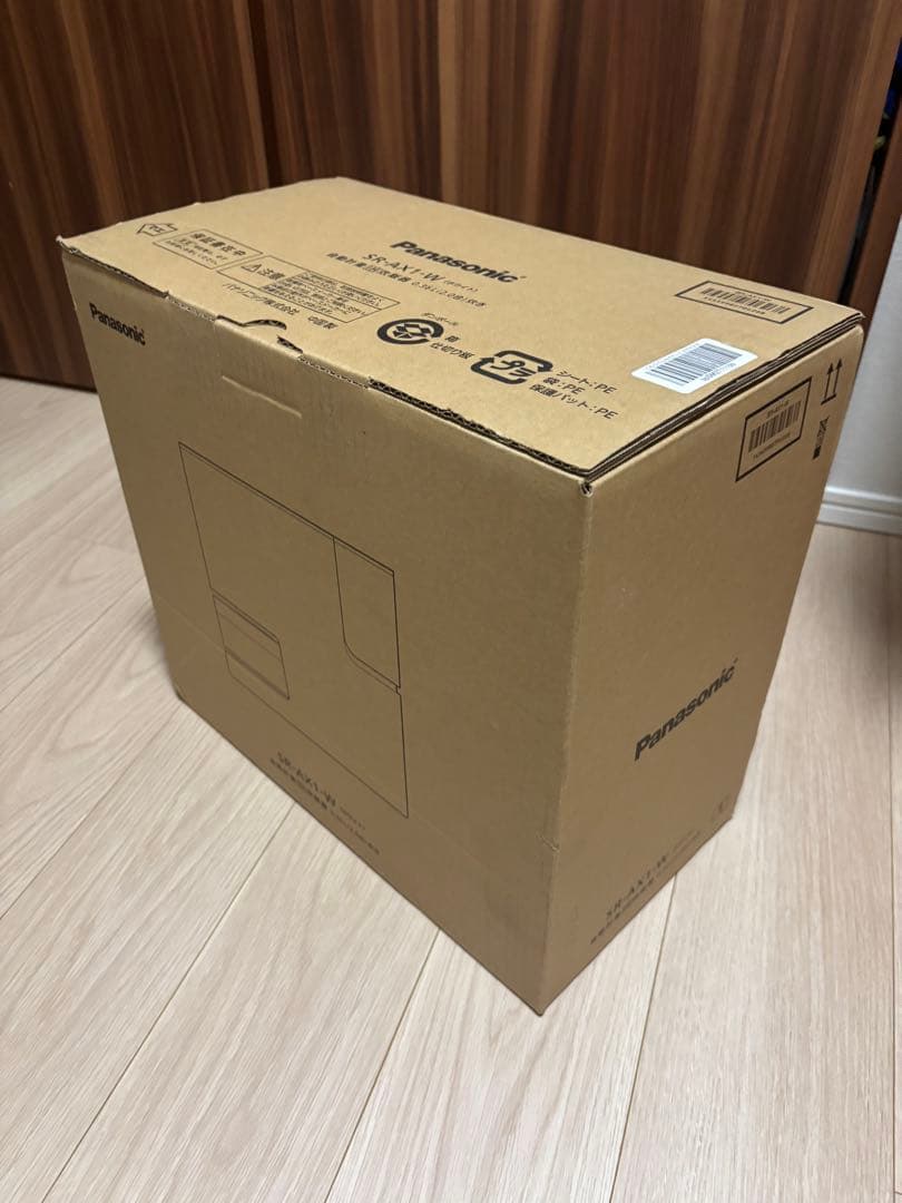 【新品未使用】パナソニック 自動計量IH炊飯器　 SR-AX1-Wホワイト