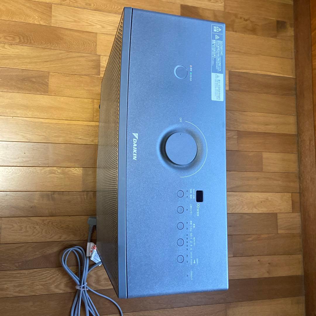 ダイキン2025最新ハイブリッドセラムヒートWRH136AS-H 遠赤外線暖房