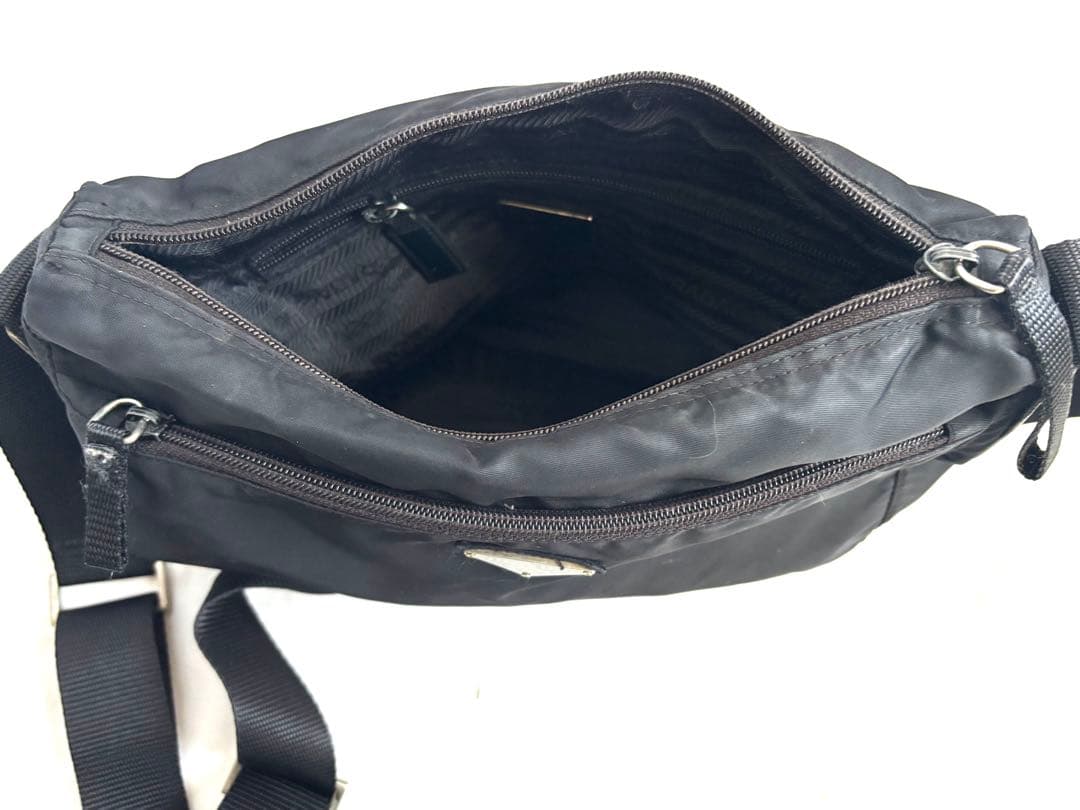 PRADA プラダ ブラック ナイロンショルダーバッグ 三角ロゴ