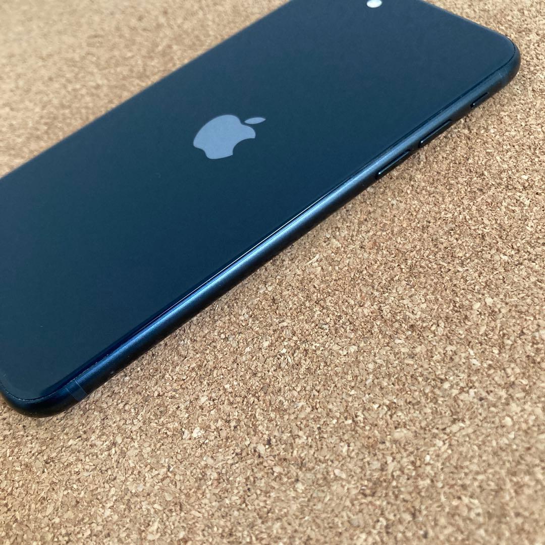 4073【早い者勝ち】電池新品☆iPhoneSE3 128GB SIMフリー☆
