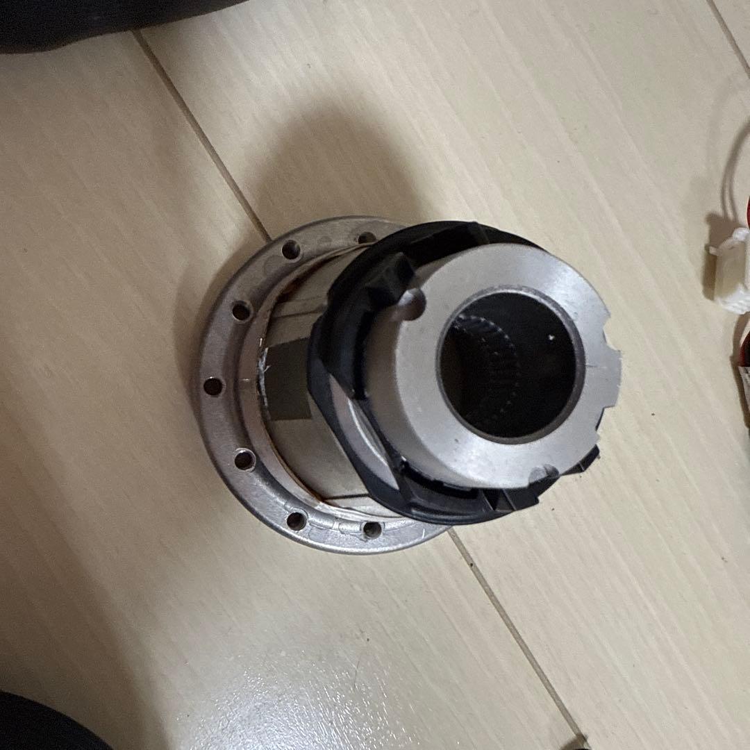 personal ナルディ　ステアリング　中古品　ボスセット　レガシィBR9