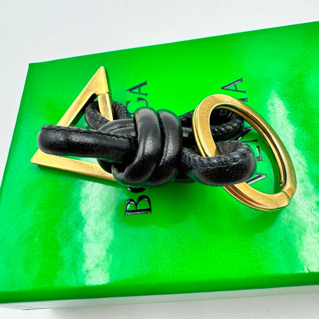 専用✨現行　BOTTEGA VENETA キーリング　黒色　ゴールド　保存箱付き