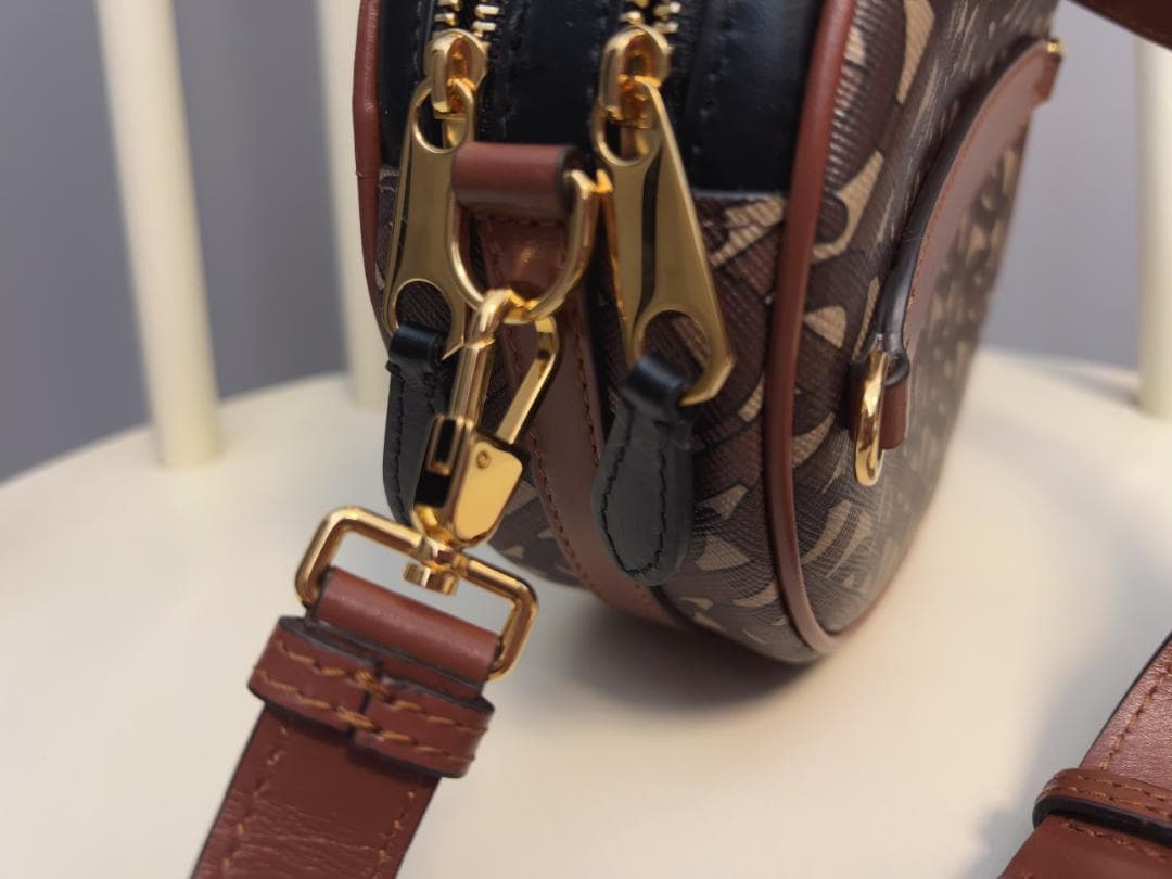 【値下げ!!】【即購入OK】バーバリー ショルダーバッグ