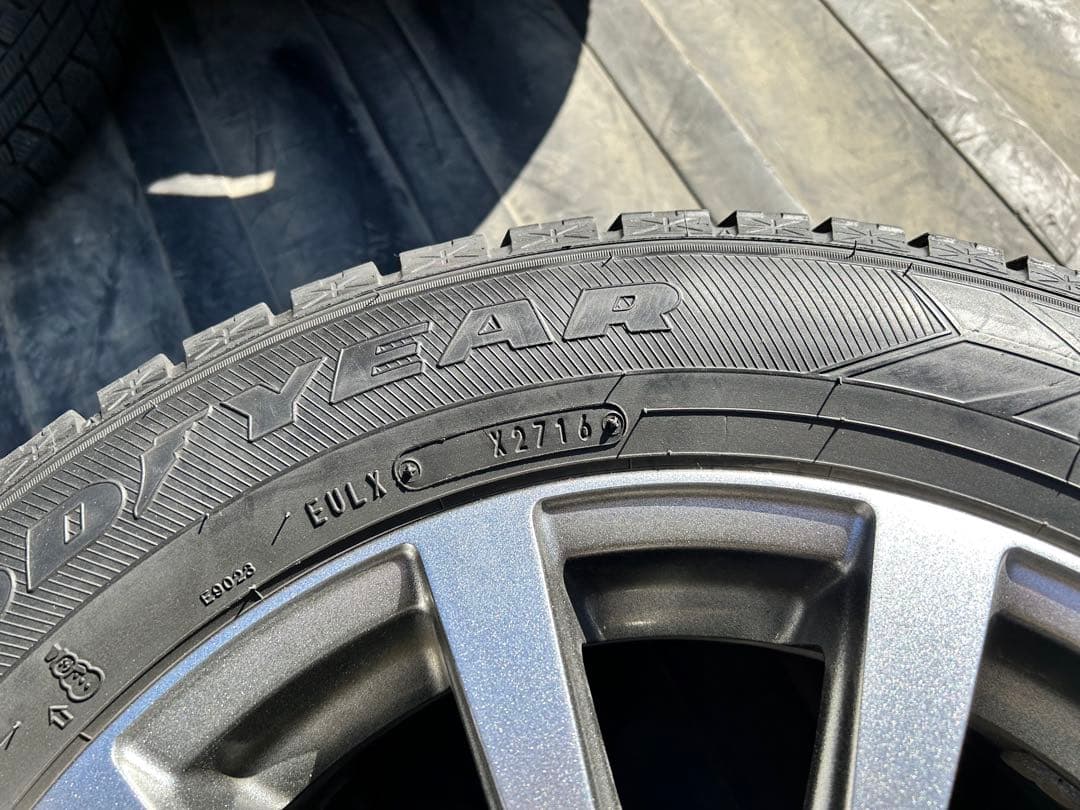 【バリ山！】アルミホイール付スタッドレスタイヤ４本　185/65R15フリード