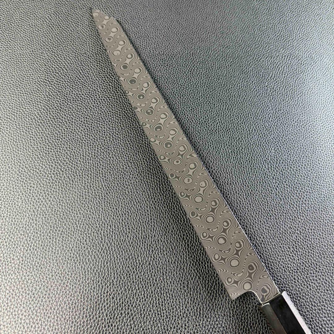 9542新品ダマスカス 切付柳刃包丁 尺一波紋の舞 105層 黒檀黒水牛角八角柄