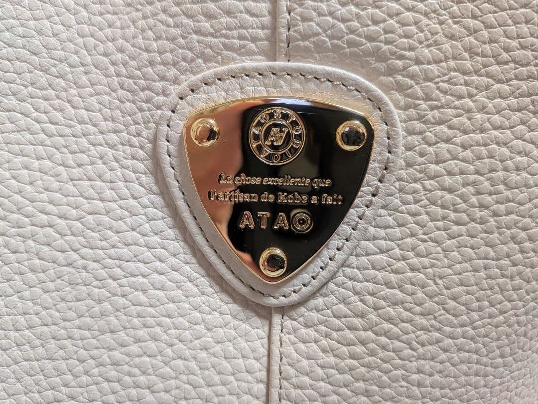 ATAO ホワイト ショルダーバッグ