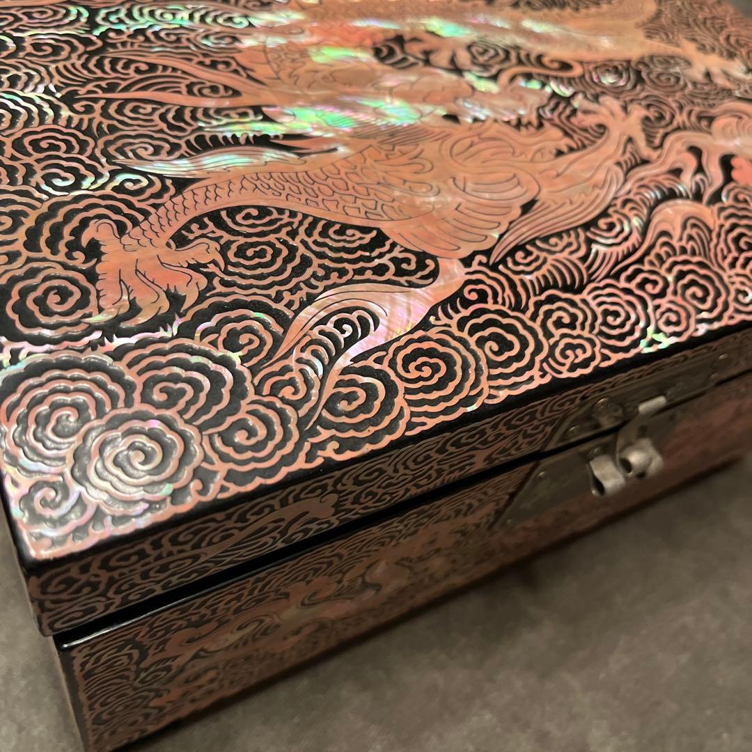 作家　漆器 ドラゴン模様の箱