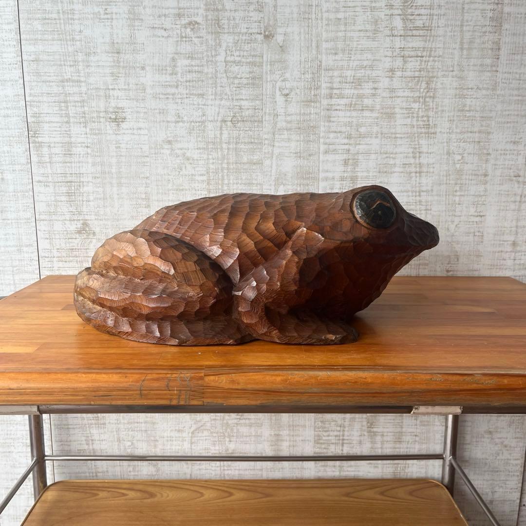 【アンティーク】杉？ 木彫りのカエル 置物 蛙 縁起物 オブジェ 飾り物