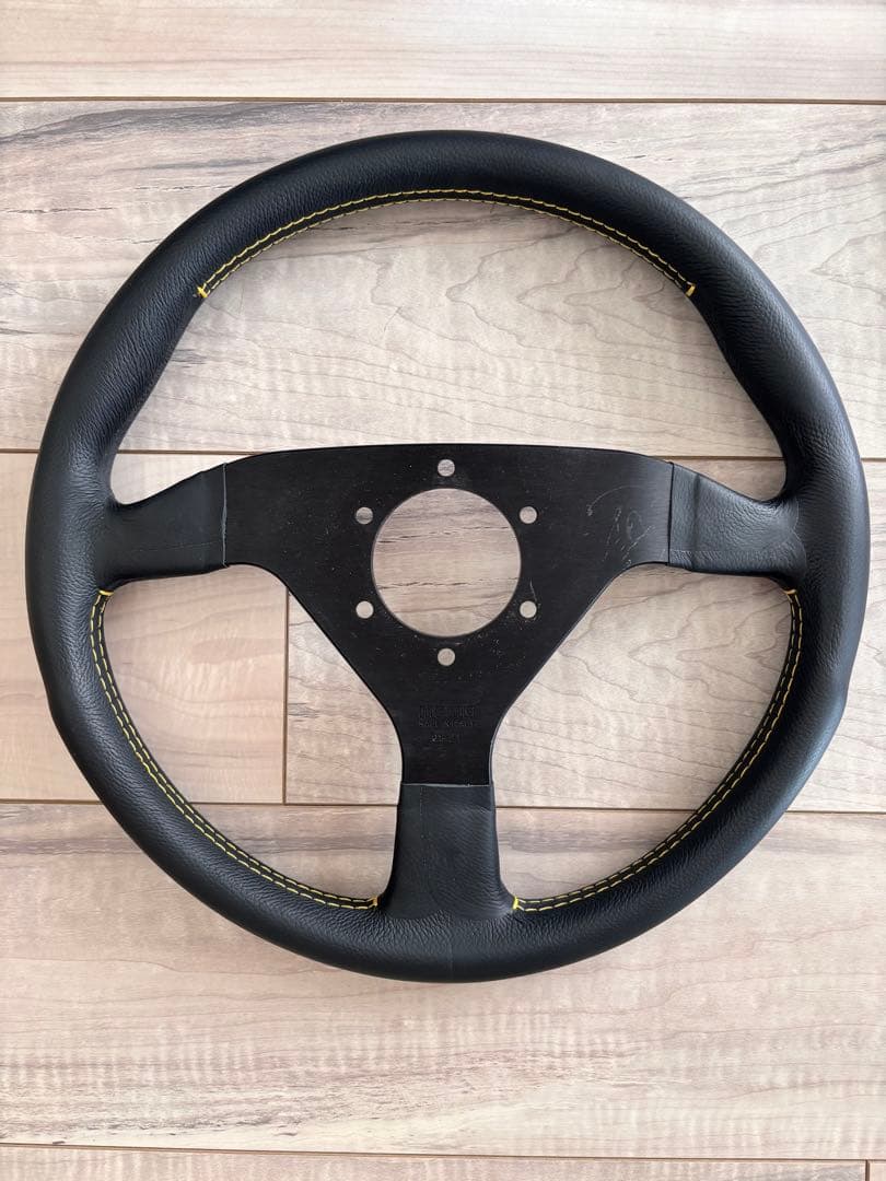 MOMO VELOCE RACING ヴェローチェレーシング　32φ