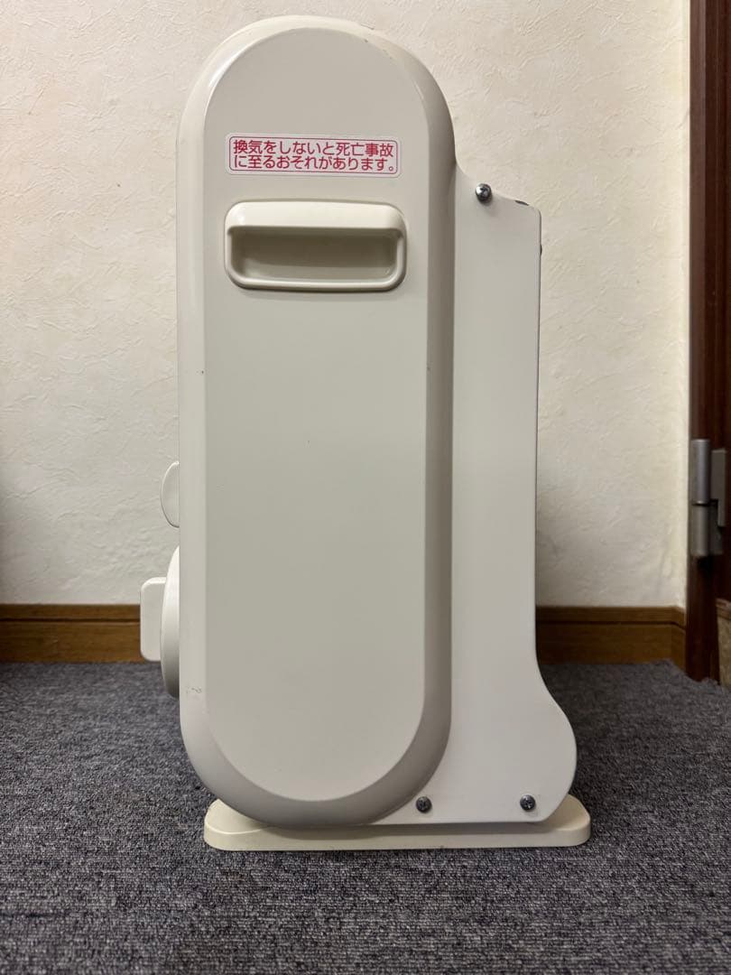 iwatani イワタニ カセットガスファンヒーター 風暖 右上へこみ有